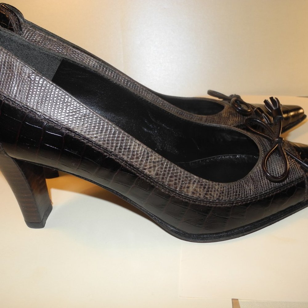 Stuart Weitzman - Brown Classy Pointed Toe Pumps - image 5